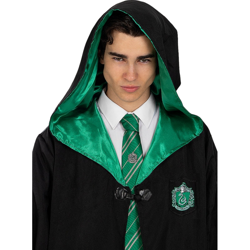 Corbata y pin Slytherin Harry Potter
Detalle Bis