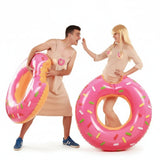 Coppia Giraffa Re e Lapili mangiami il donut