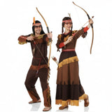 Costumi di coppia Indiani della tribù Arapahoe