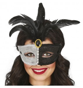 maschera argento e nero con piuma per completare il costume