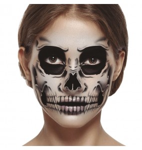 Tatuaggio con faccia da scheletro per completare il costume di paura